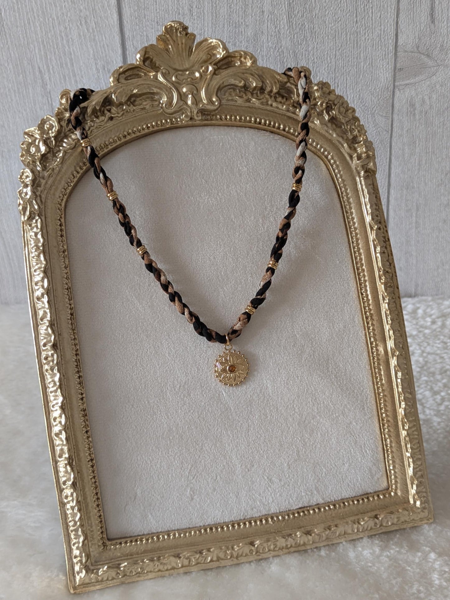 COLLIER LÉO