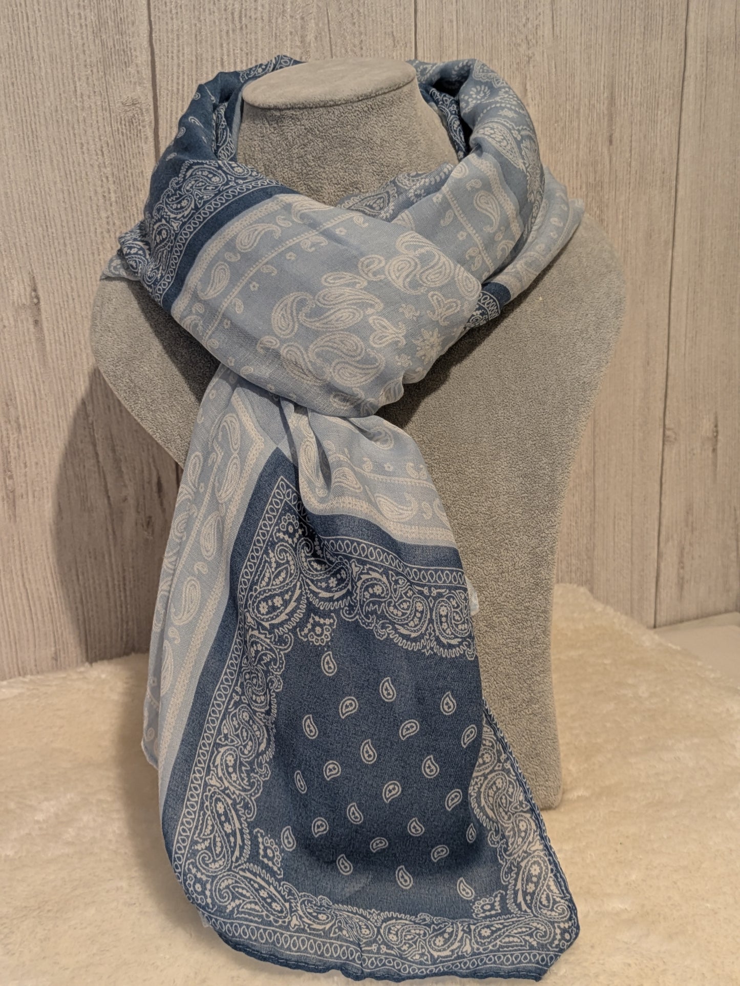 Foulard bleu